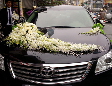 Cho thuê xe cưới 4 chỗ Toyota Camry 2.4